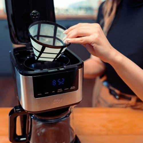 WAP Cafeteira Elétrica Digital AROMA WCD1500, 1,5 Litros com Timer Programável e Suporte para Café Gelado 900W 127V WAP Cafeteira Elétrica Digital AROMA WCD1500, 1,5 Litros com Timer Programável e Suporte para Café Gelado 900W 127V